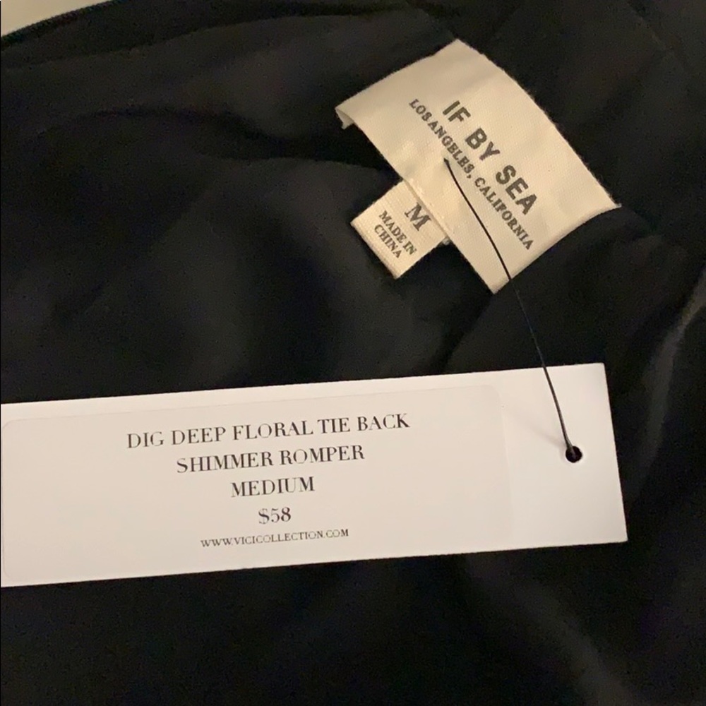 NWT Vici Black Floral Open back romper medium - Picture 4 of 4